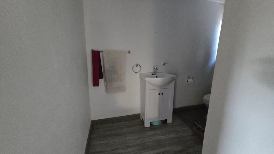 5 Bedroom Property for Sale in Navalsig Free State